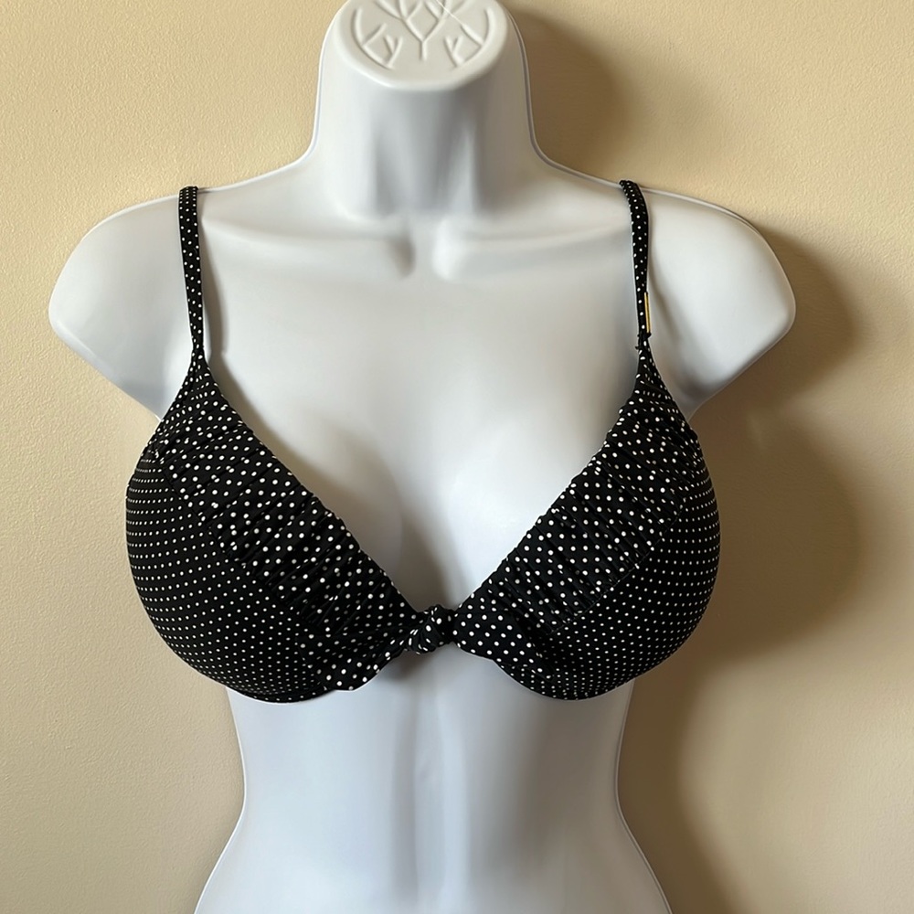 NWOT Size 8, D Cup Bikini Top